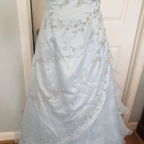 Elegant Light Blue Tulle Sequins Beaded Evening Dress Layered A Line Party Prom Dress