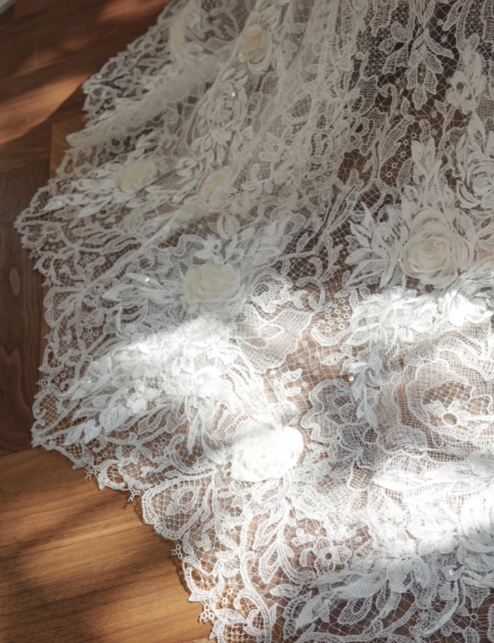 Classy White Lace Mermaid Long Wedding Dress Formal Bridal Dress With Flowers