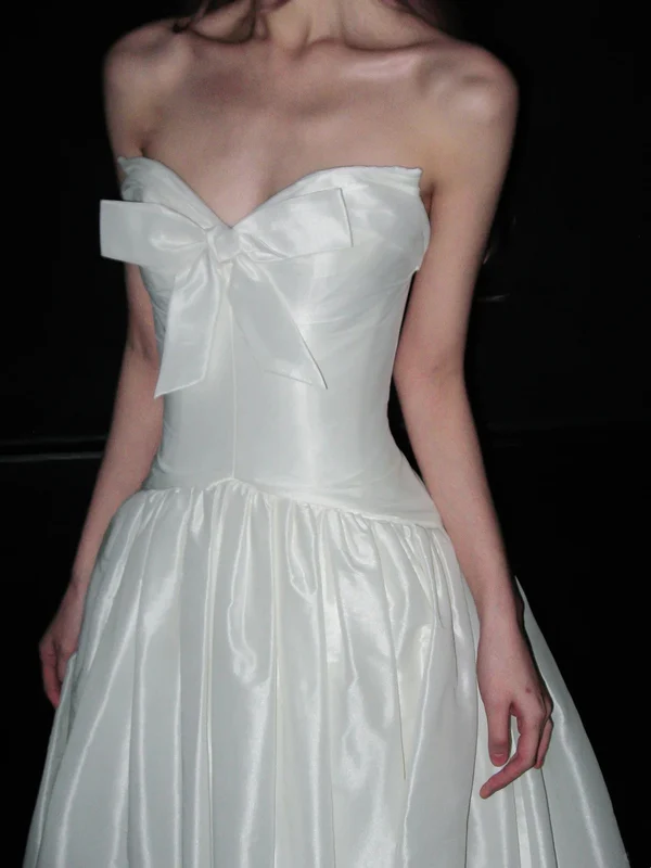 Pretty White Bow Strapless Satin Long Wedding Dress Formal Bridal Dress