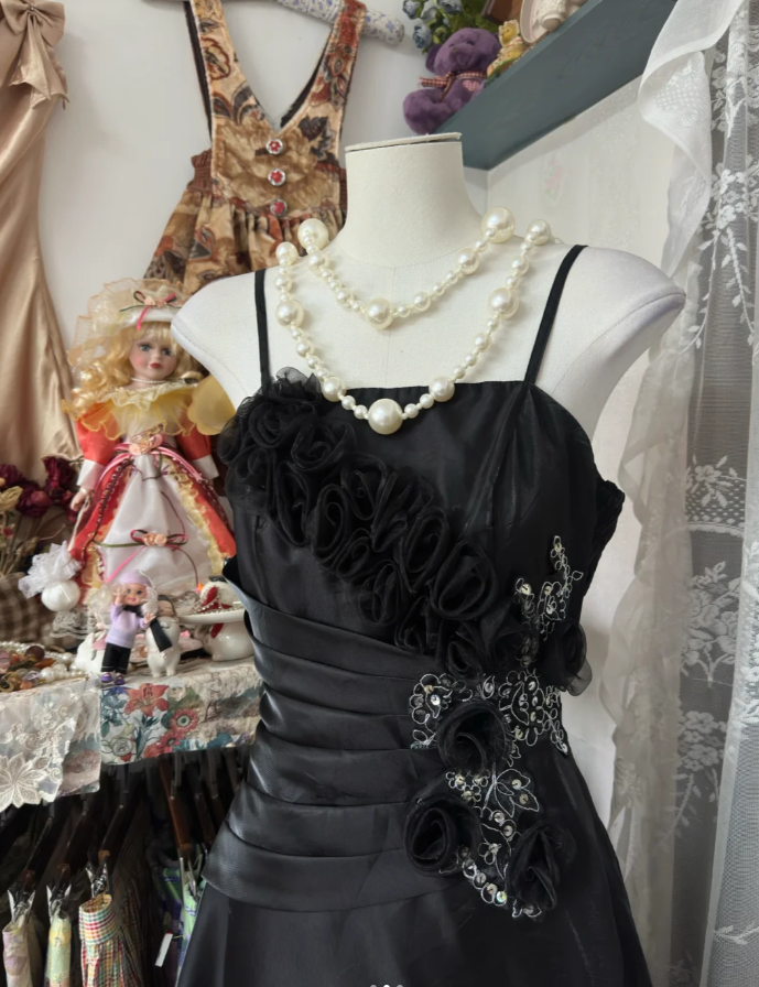 Fashion Black Sapghetti Straps Satin Pleated Beaded Long Birthday Party Dress Formal Evening Dress