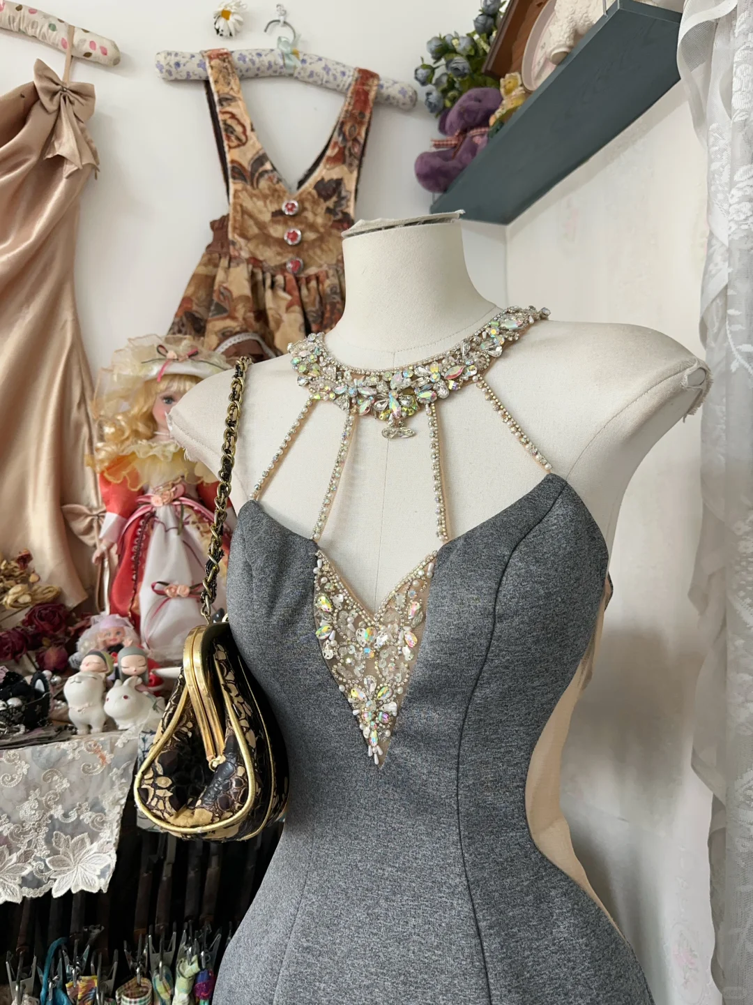 Vintage Gray Sleeveless Satin Beaded Sheath Cocktail Dress Mini Homecoming Dress
