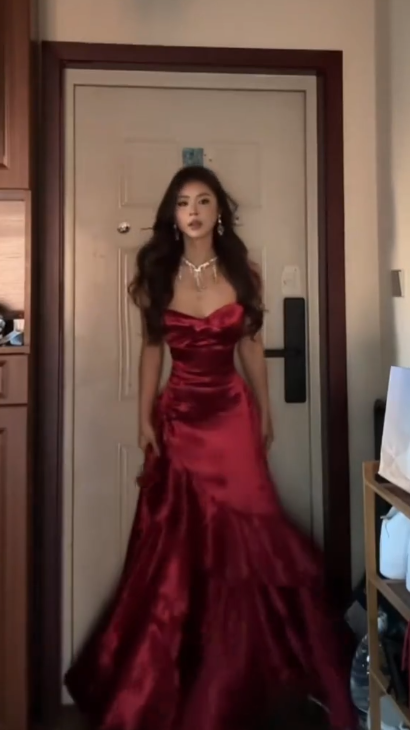 Elegant Spaghetti Straps Burgundy Satin Layered Mermaid Evening Dress Long Wedding Guest Dress