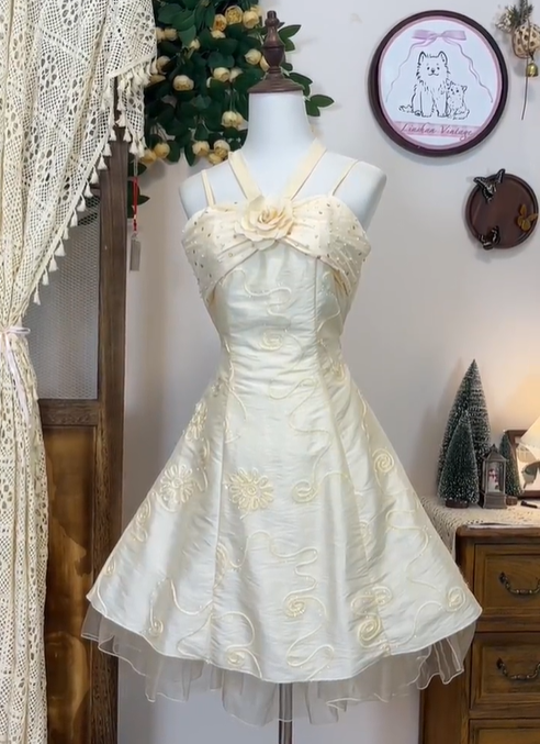 Elegant Light Yellow Satin Tulle Homecoming Dress Straps A Line Mini Party Dress