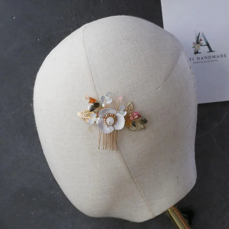 White Flower Hairpins Gold Color Headpieces Hair Combs Clips Pins For Brides Women Headdress Wedding Accessories Bridal Jewelry a