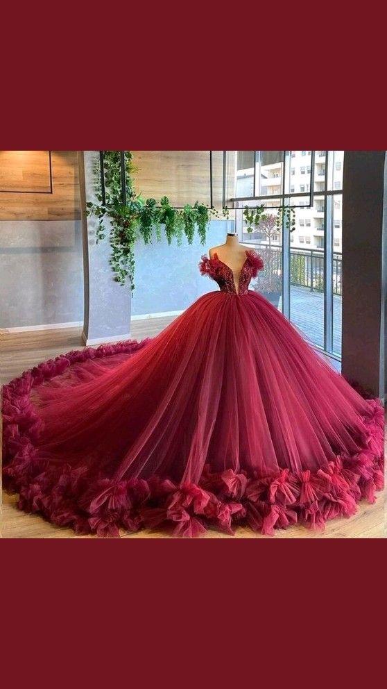 A-line V Neck Ball Gwon Puffy Burgundy Sweet Ruffled Quinceanera Dress Tulle Sweet 16 Train Dress Dresses