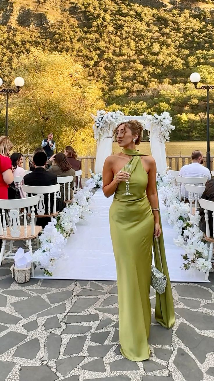 Elegant Green Halter Satin Long Wedding Guest Dress Backless Formal Evening Dress