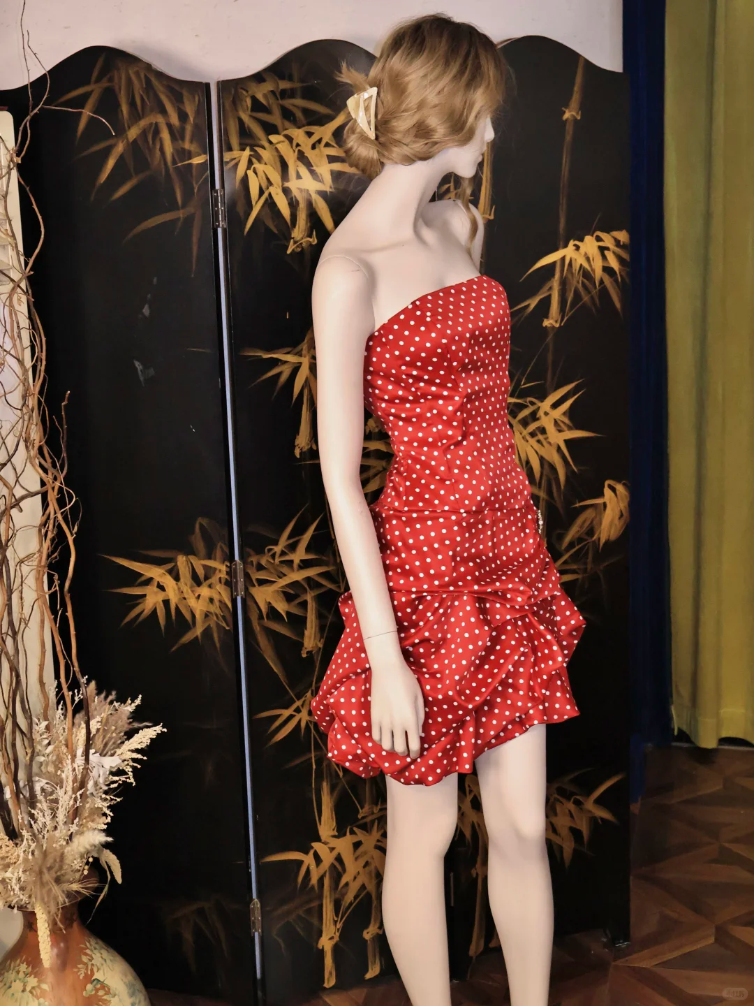 Vintage Strapless Red Satin Pleated A Line Short Homecoming Dress Mini Party Dress