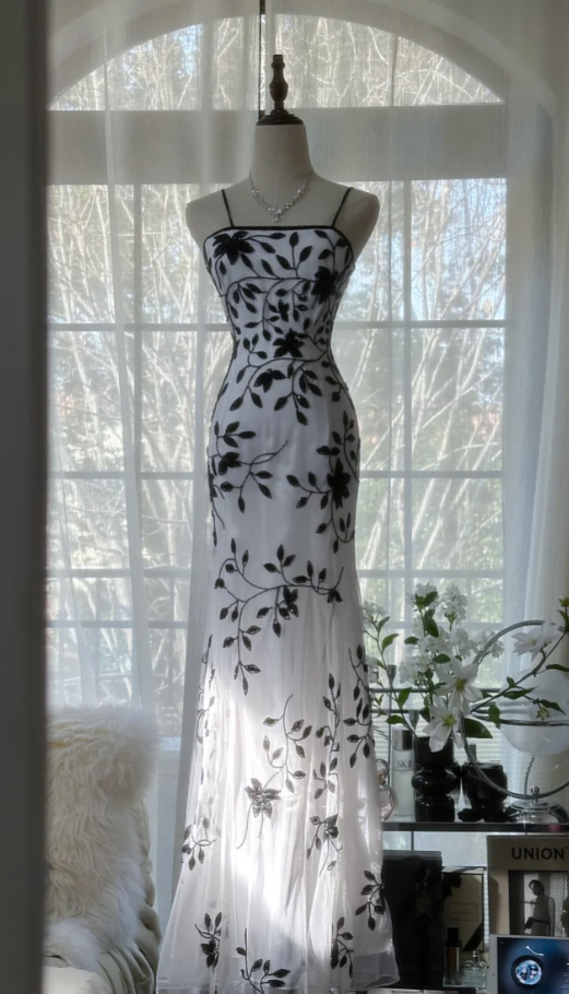 Unique Spaghetti Straps White Chiffon Black Beaded Mermaid Long Evening Dress Formal Birthday Party Dress