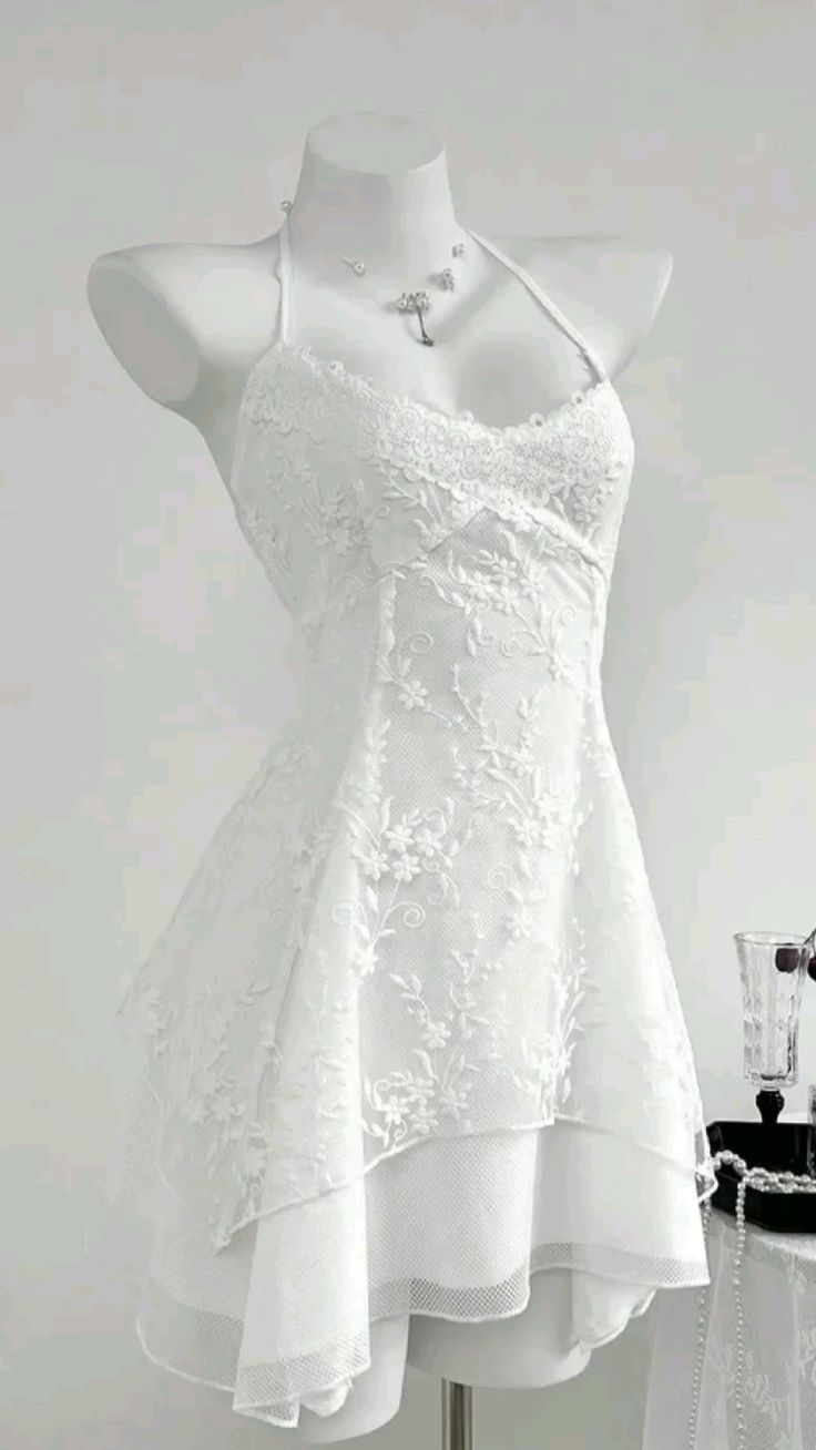 Classy Halter Tulle Lace Appliques White Short Prom Dress 20th Birthday Outfits Homecoming Dress