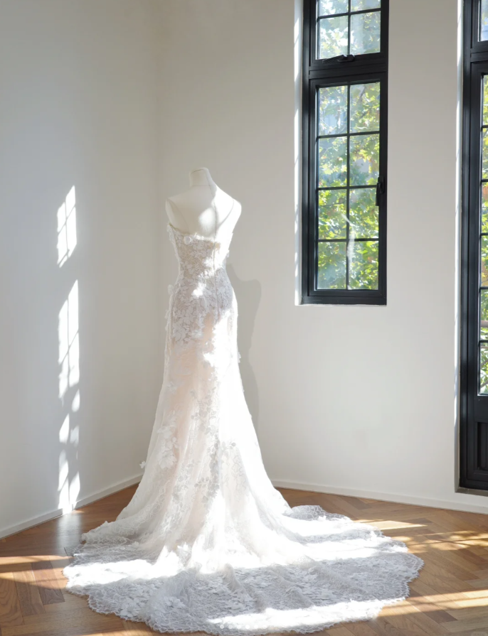 Charming White Strapless Lace Floral Mermaid Long Wedding Dress Formal Bridal Dress