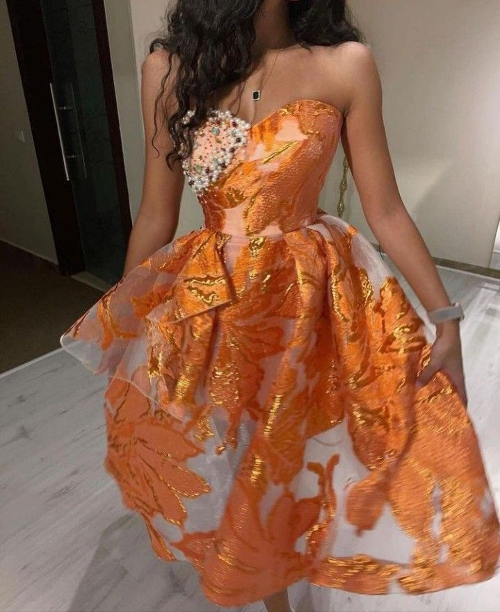 Luxurious Orange Tulle Print Floral Homecoming Dress Strapless Pearls Short Prom Dress
