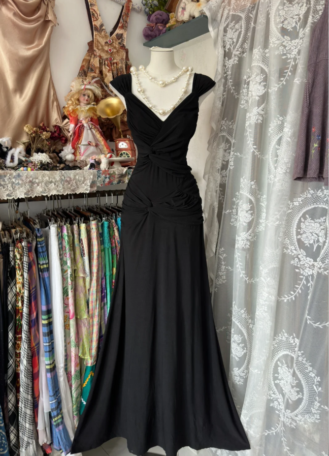 Classic V Neck Black Satin Pleated Mermaid Long Evening Dress Formal Wedding Guest Dress