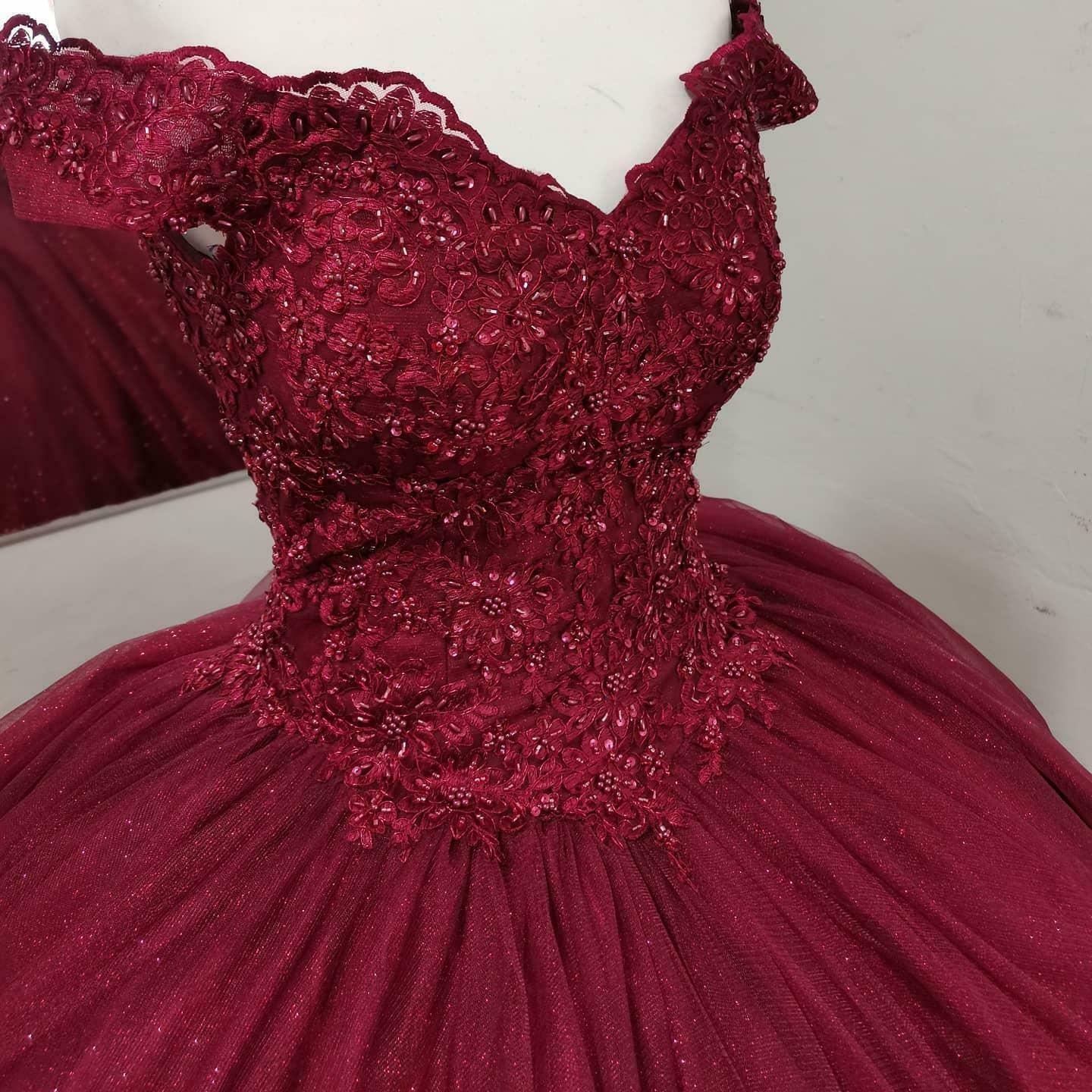 Burgundy Off the Shoulder Quinceanera Dresses Ball Gown Lace Ball Gown Sweet 16 Dress