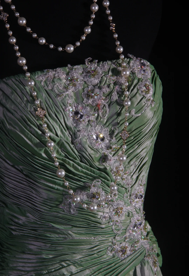 Pretty Strapless Green Satin Beaded Appliques Party Dress Long Mermaid 20th Birthday Outfits