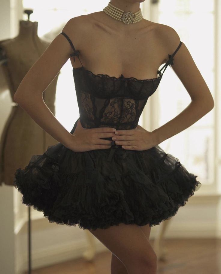 Vintage Spaghetti Straps Black Lace Short Homecoming Dress Cocktail Dress