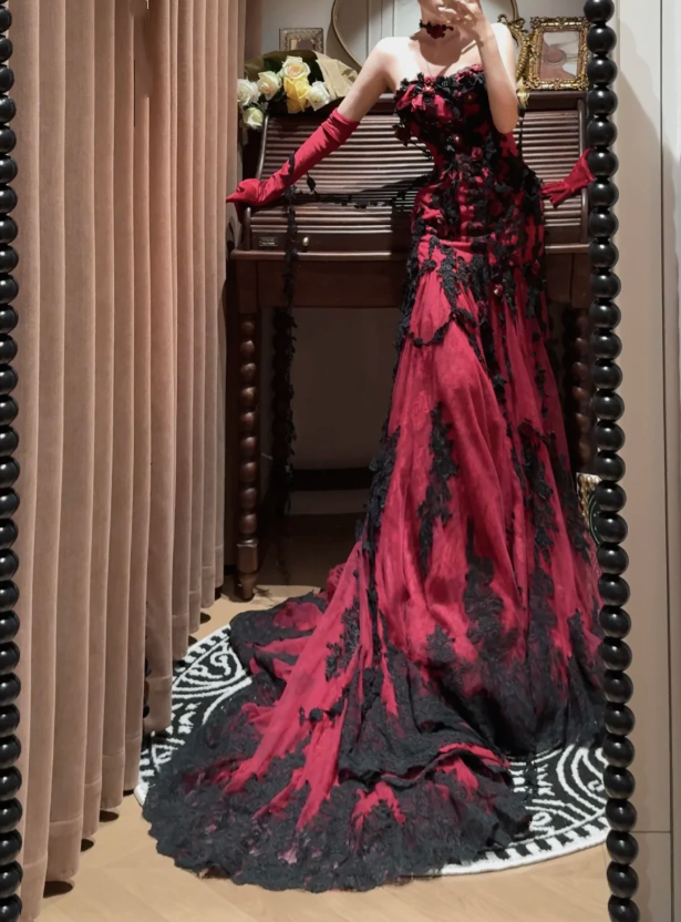 Charming Spaghetti Straps Burgundy Lace Appliques Beaded Mermaid Long Party Dress Evening Dress With Flowers