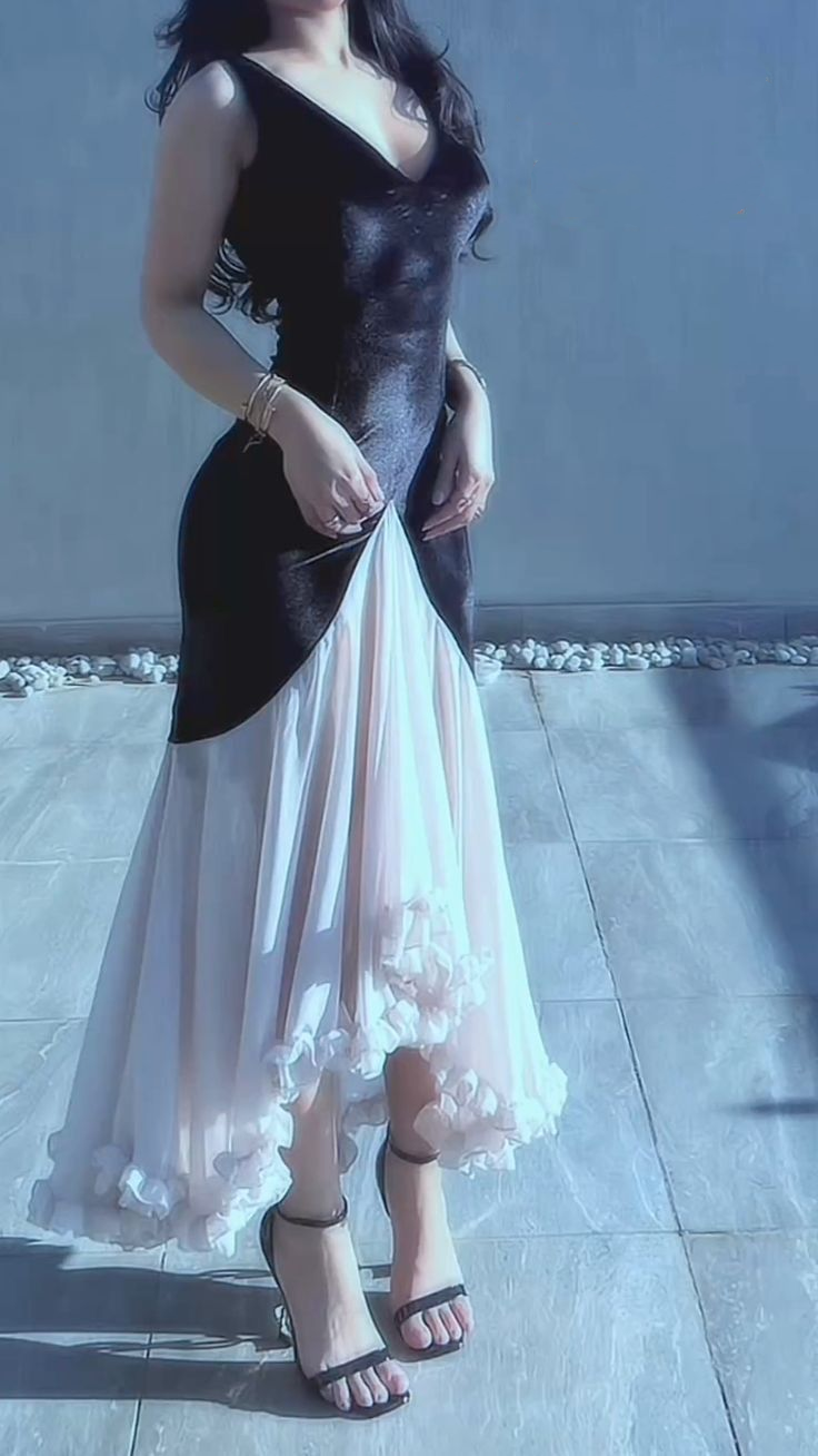 Classy V Neck Black Velvet White Chiffon Pleated Mermaid Evening Dress Long Wedding Guest Dress