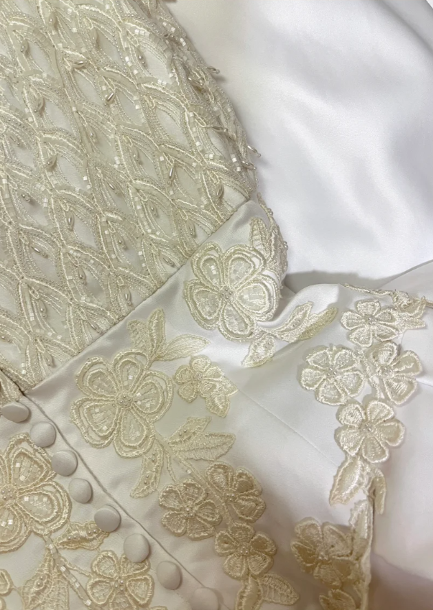 Elegant Spaghetti Straps White Satin Lace Appliques Evening Dress Long Wedding Guest Dress