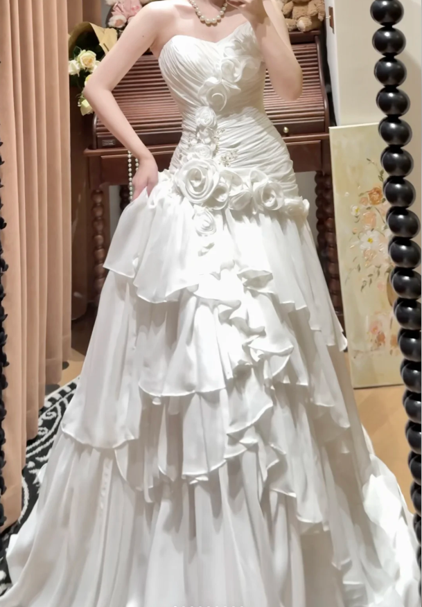 Elegant Strapless Satin Pleated Layered Mermaid Long Wedding Dress White Formal Bridal Dress