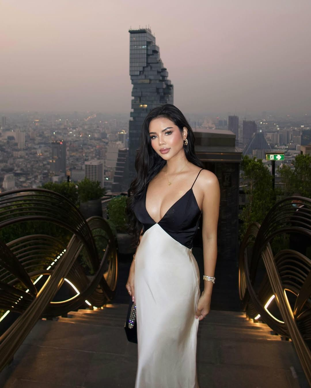 Stylish Spaghetti Straps Ivory Satin Mermaid Long Wedding Guest Dress Evening Dress