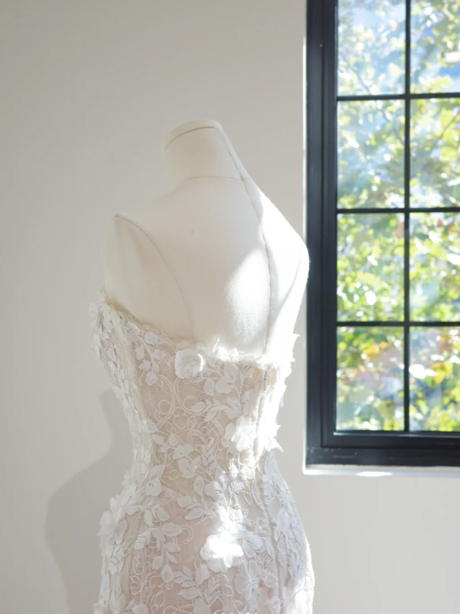 Charming White Strapless Lace Floral Mermaid Long Wedding Dress Formal Bridal Dress