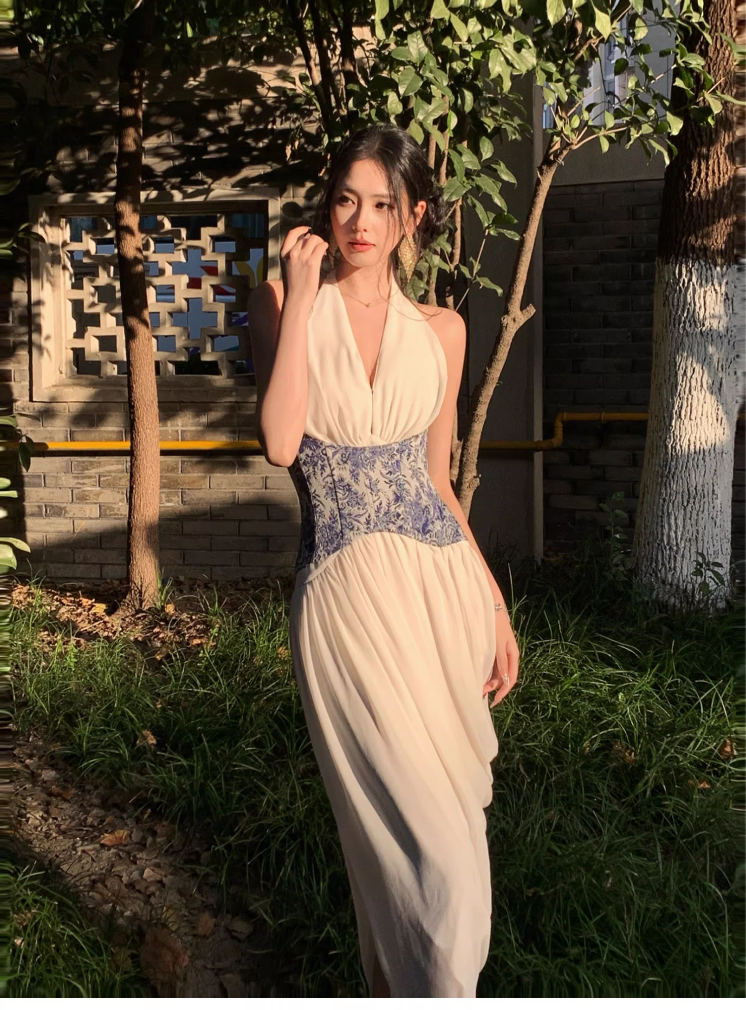 Unique Halter V Neck White Chiffon Pleated Long Prom Dress Birthday Evening Dress