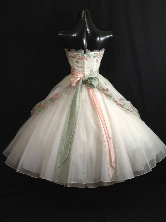 Pretty Tulle Appliques A Line Short Prom Dress Strapless Formal 7th Grade Homecoming Dress