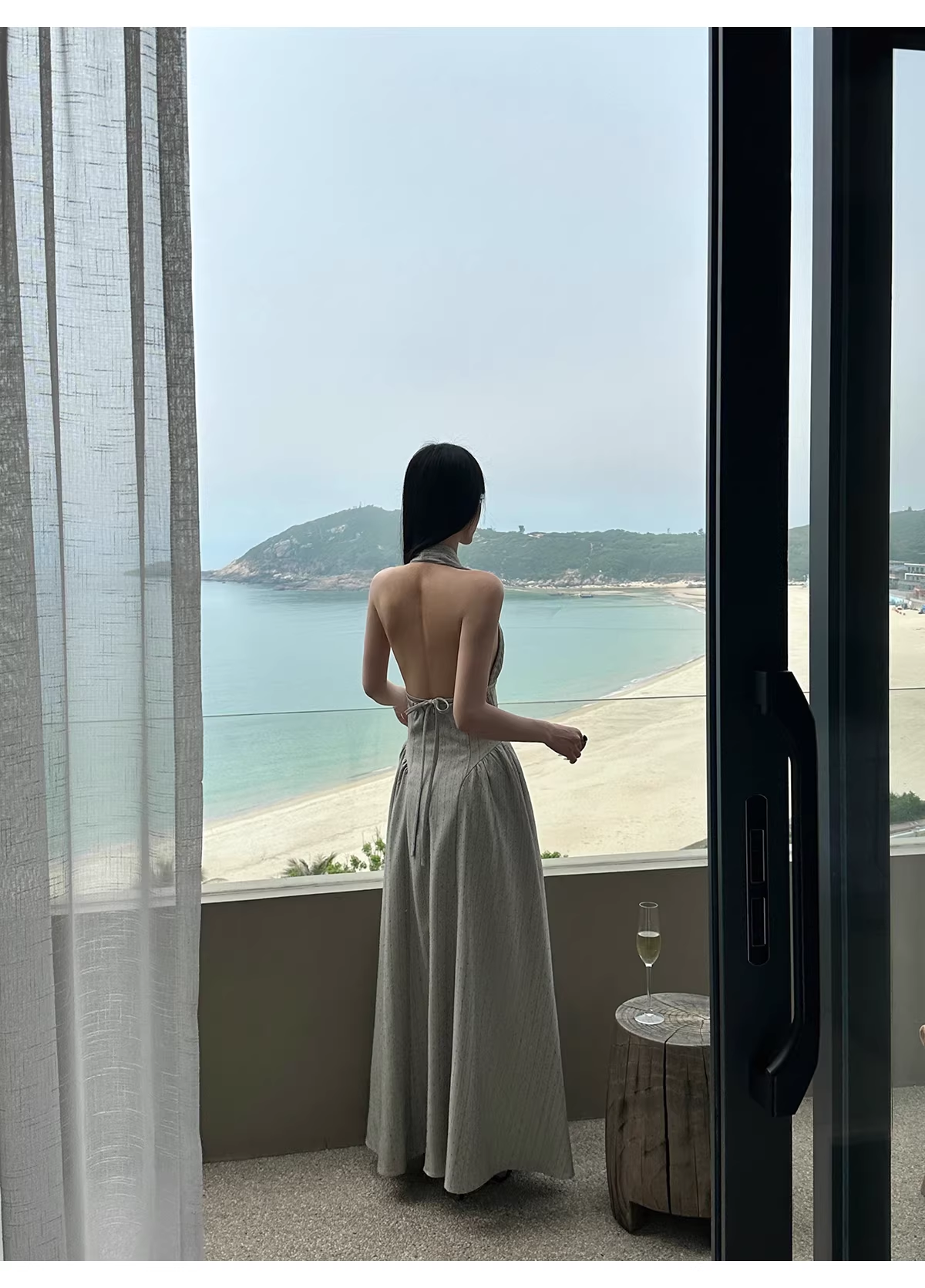 Fashion Halter Gray satin Pleated A Line Long Wedding Guest Dress Backless Long Evening Dress Prom Gown With Pockets
