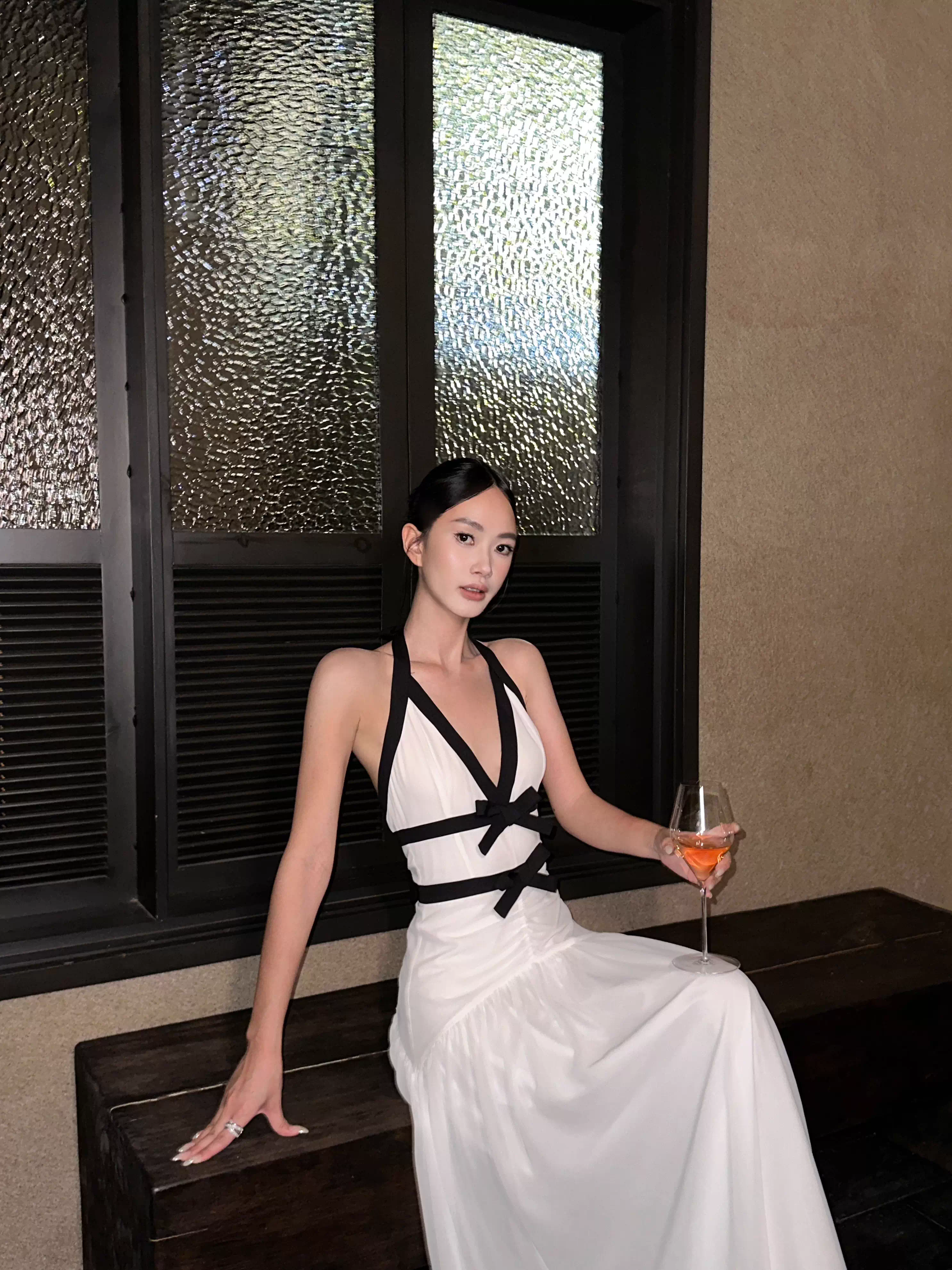 Sexy Halter V Neck Off White Chiffon Mermaid Long Wedding Guest Dress Backless Evening Dress With Bow