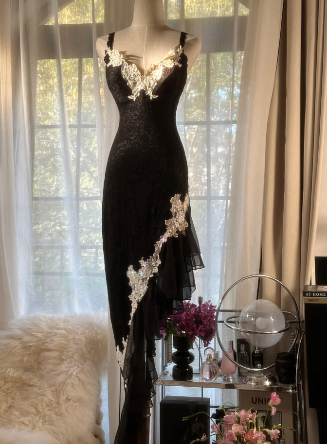 Sexy Black Spaghetti Straps Lace Appliques Mermaid Evening Dress Long Party Dress