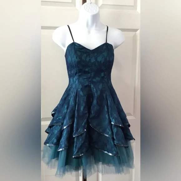 Vintage Spaghetti Straps Blue Satin Lace Layered A Line Short Graduation Homecoming Dress Cocktail Dress