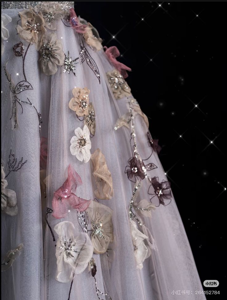 Charming Deep V Tulle Beded Appliques Ball Gown Gray A Line Prom Evening Dress