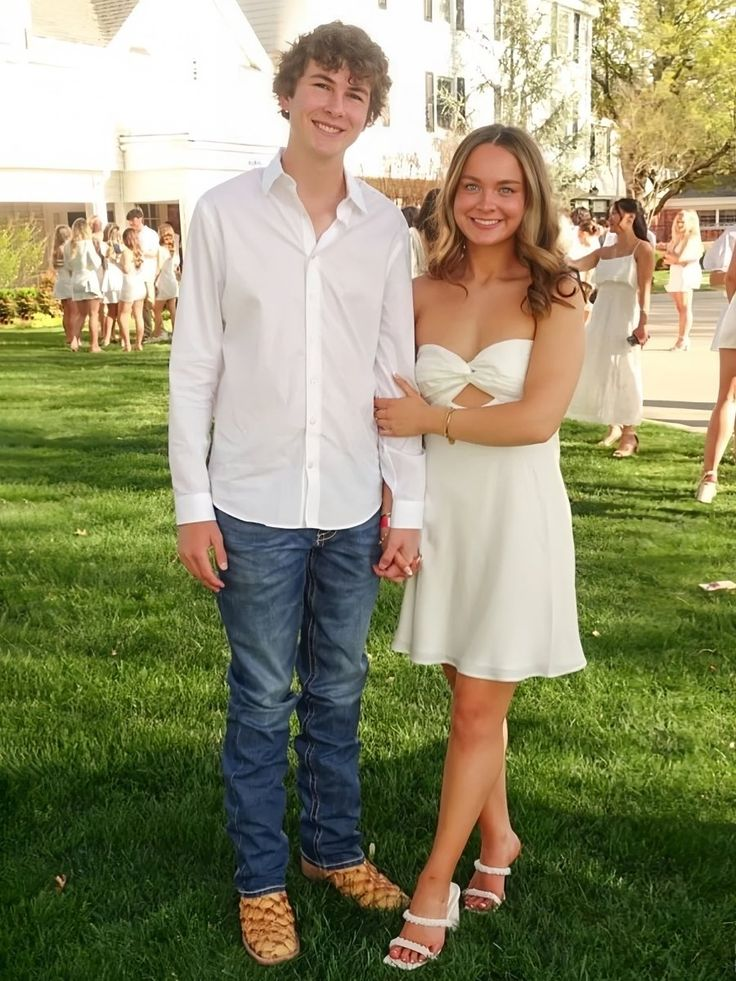Simple Sweetheart Neck White Satin Short Birthday Outfits Formal 7th Grade Homecoming Dress
