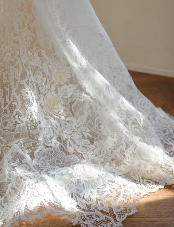 Classy White Lace Mermaid Long Wedding Dress Formal Bridal Dress With Flowers