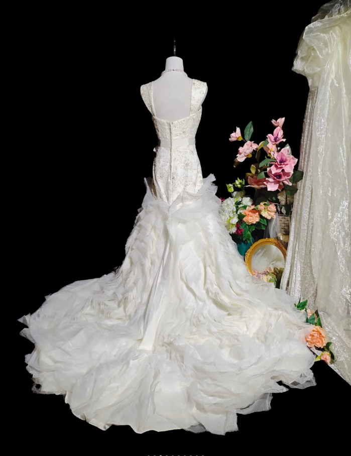 Pretty Spaghetti Straps Satin Appliques Beaded Tulle Pleated Mermaid Long Wedding Dress Bridal Dress