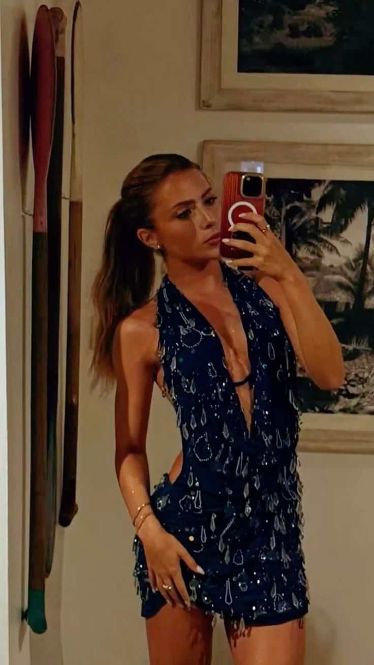 Deep V-Neck Halter Sequin Mini Homecoming Dress with Cut-Out Back - Navy Blue Sparkle Party Gown for Teenagers