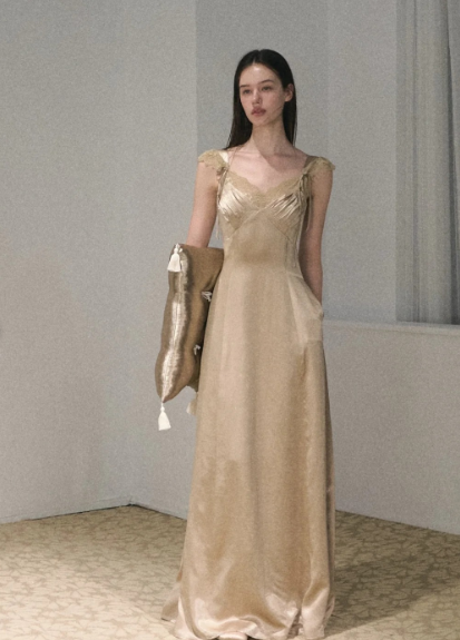 Elegant Champagne Gold Fitted Deep V Halter Satin Long Prom Dress Evening Dress