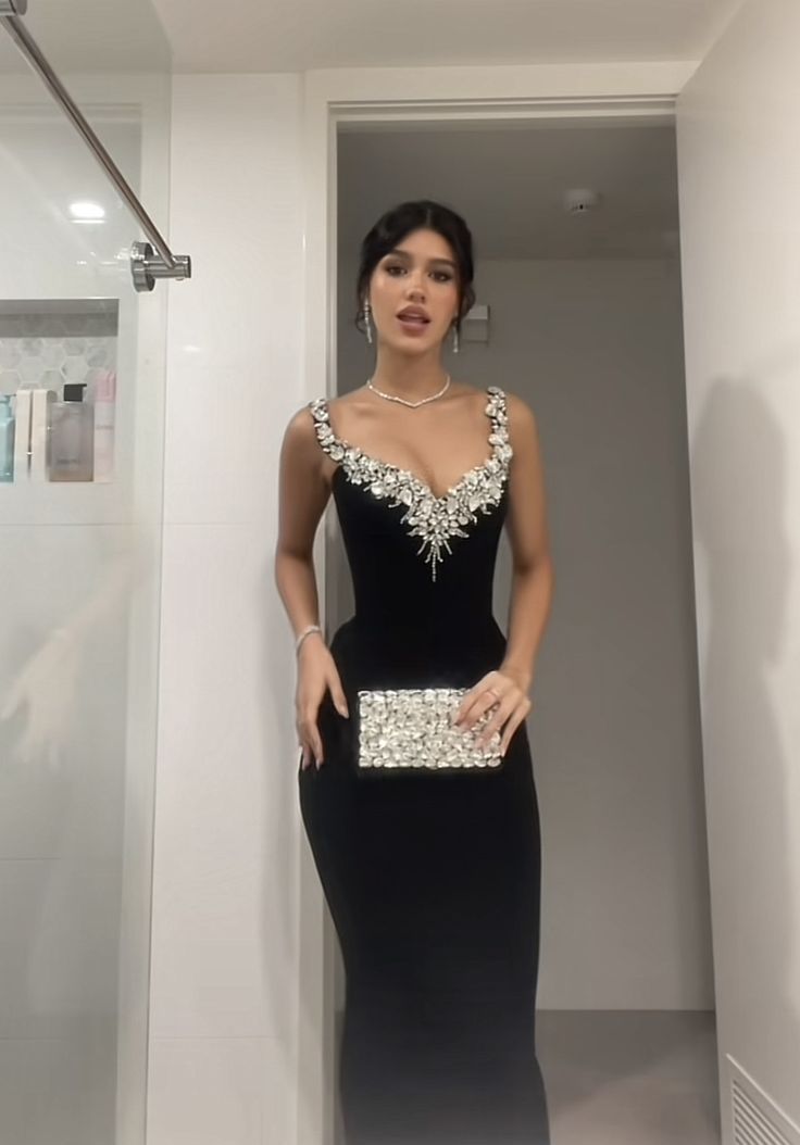 Elegant Black Mermaid Deep V Halter Velvet Long Prom Dress Evening Dress
