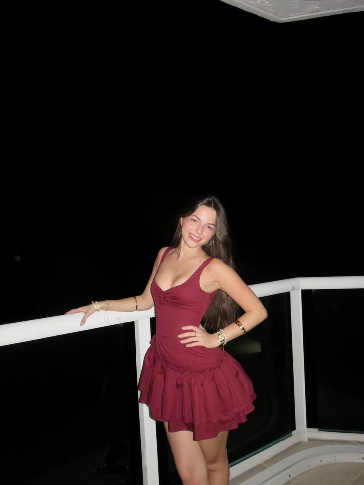 Sweet Burgundy Multi-layered Lotus Leaf Skirt A-line 17th Birthday Homecoming Dress
