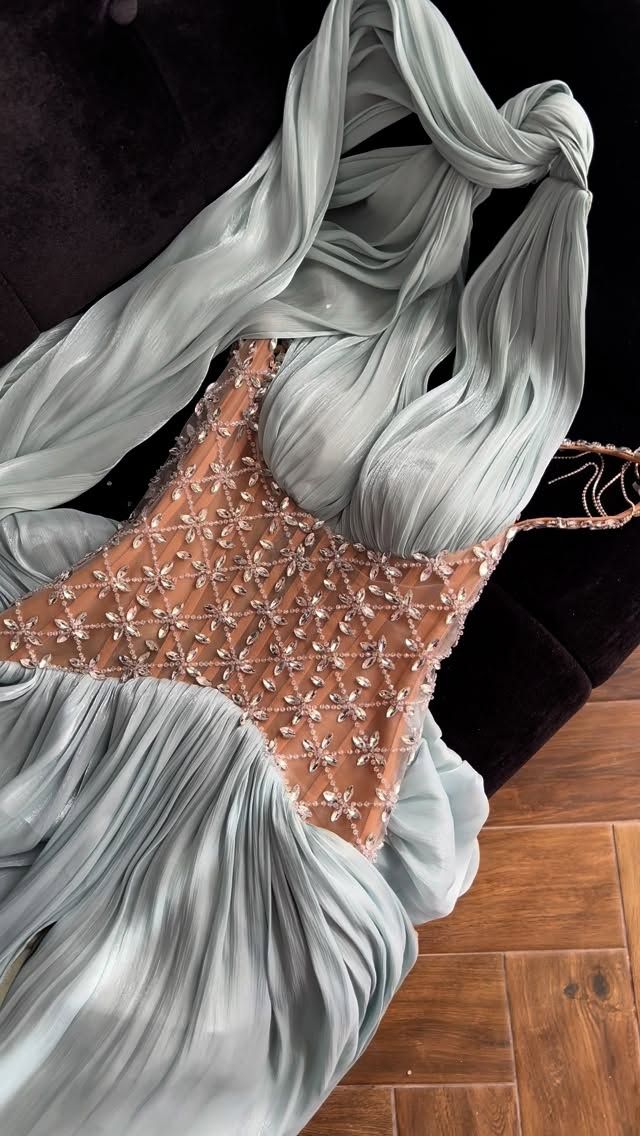 Elegant Light Blue A-line Rhinestone Deep V Halter Neck Chiffon Long Prom Dress Evening Dress