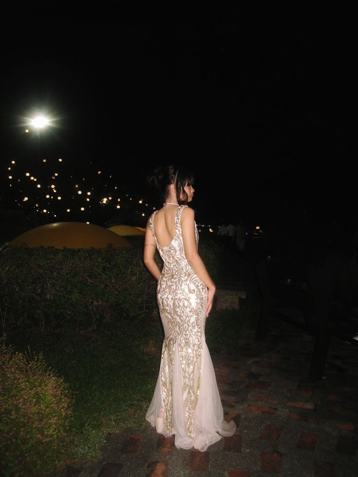 Elegant Mermaid V-neck Embroidered Sequin Long Prom Dress Evening Dress