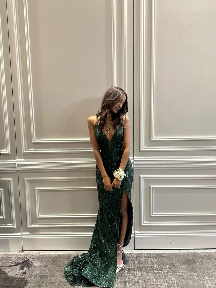 Luxurious Dark Green Mermaid Deep V Halter High Slit Sequined Train Prom Dress Evening Dress