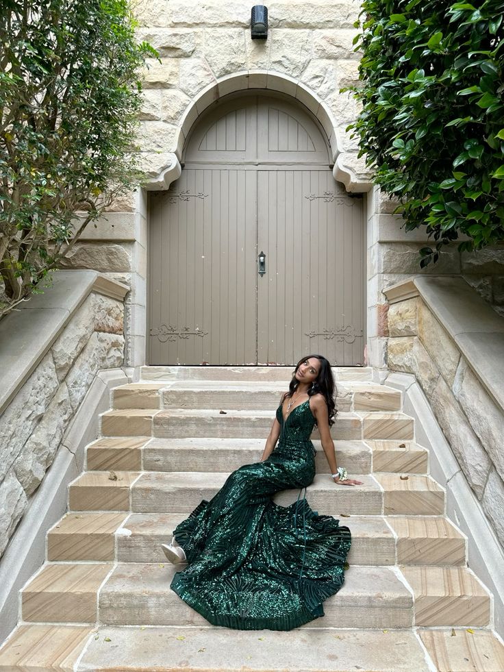 Luxurious Dark Green Mermaid Deep V Halter High Slit Sequined Train Prom Dress Evening Dress