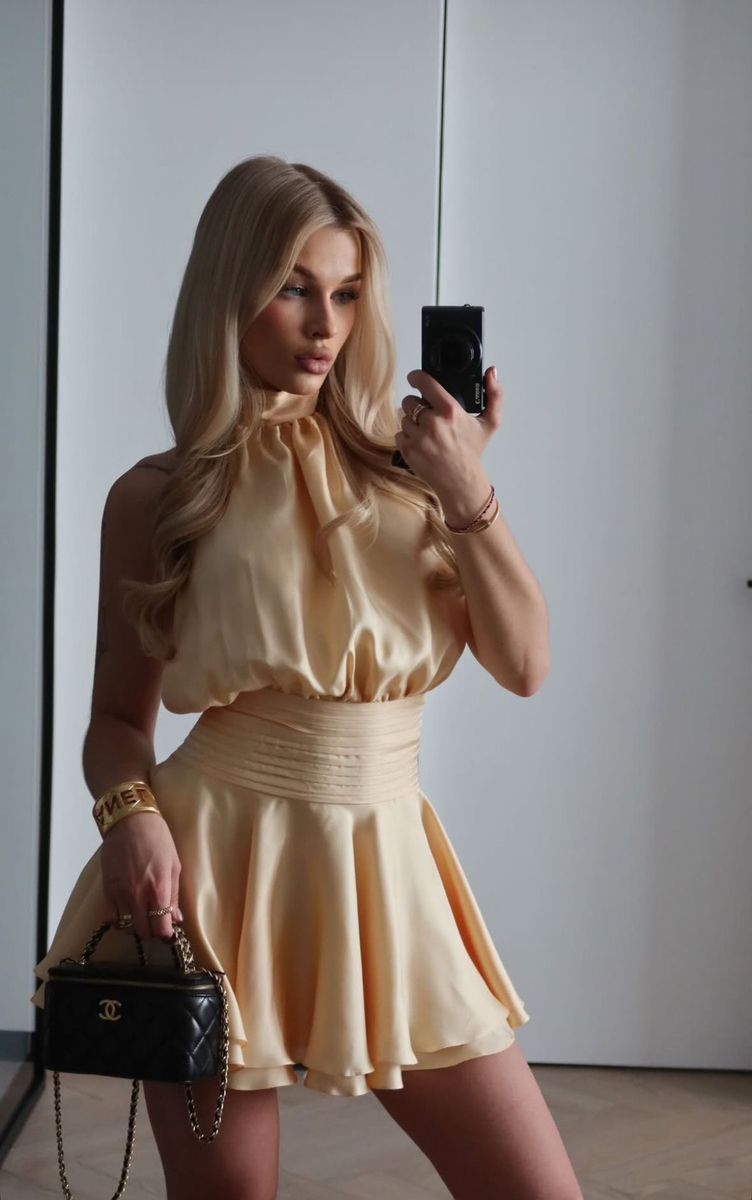 Elegant Pale Yellow High Collar Halter Neck Waist Satin A-line 17th Birthday Homecoming Dress