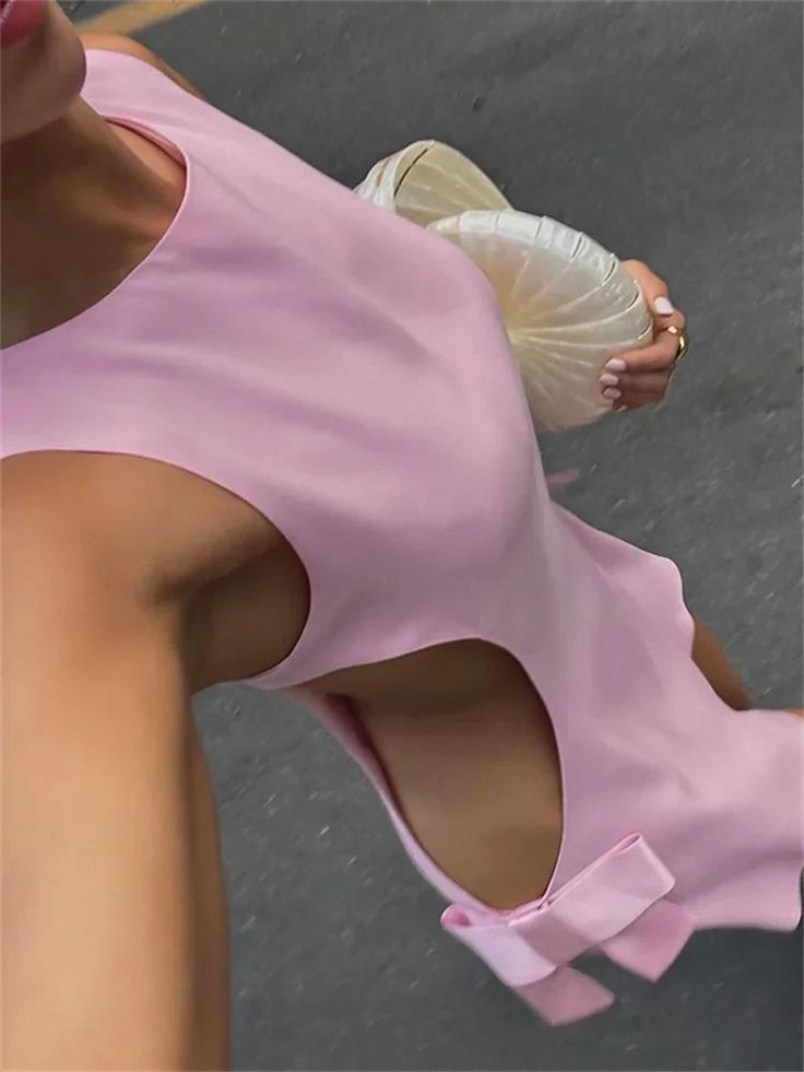 Sweet Pink Round Neck Waist Hollow Bow Satin 16th Birthday Homecoming Dress