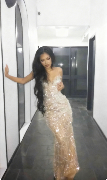 Luxurious Nude Gold Mermaid Deep V Halter Beaded Sequined Long Prom Dress Evening Dress