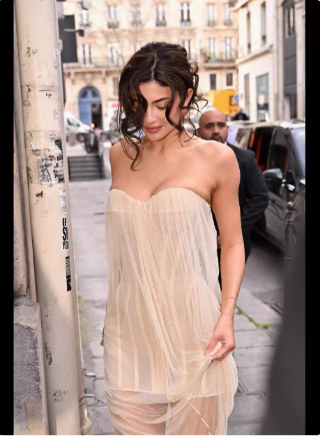 Sexy White Strapless Herringbone Tulle Homecoming Dress