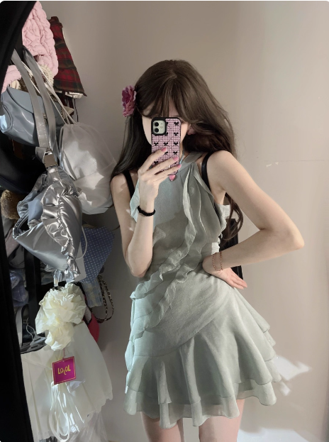 Beautiful Green Cold Shoulder Halter Neck Ruffled Birthday Skirt Homecoming Dress