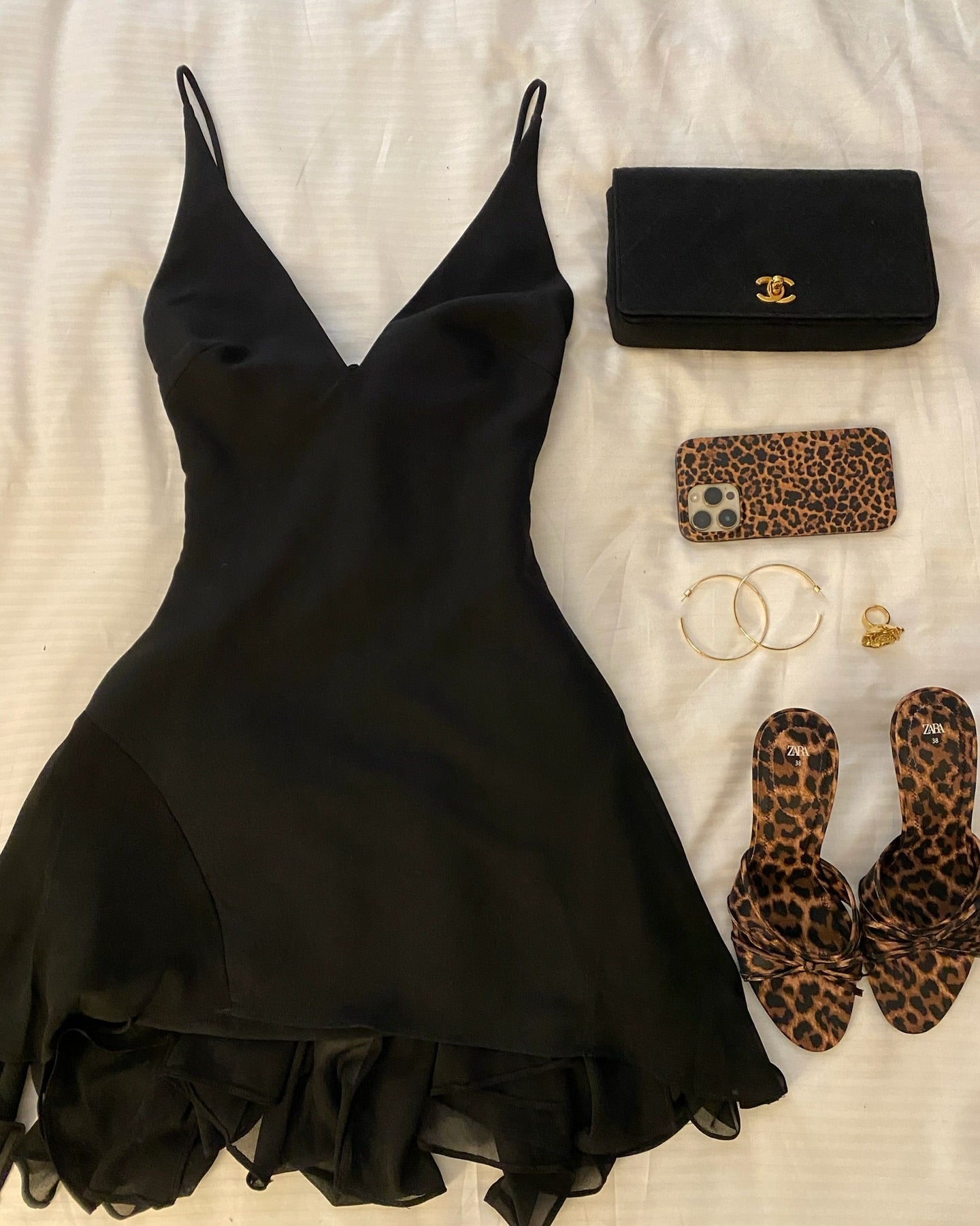 Simple Strap Low-cut Black Chiffon Birthday Skirt Homecoming Dress