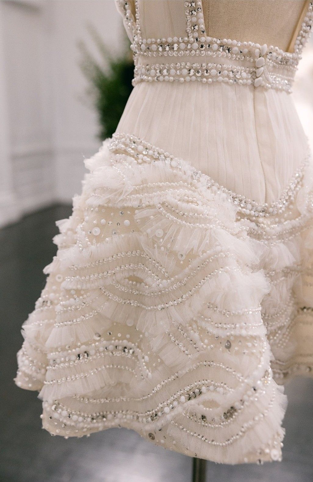 Elegant White Deep V-Neck Pearl Rhinestone Bow A-Line Birthday Party Homecoming Dress